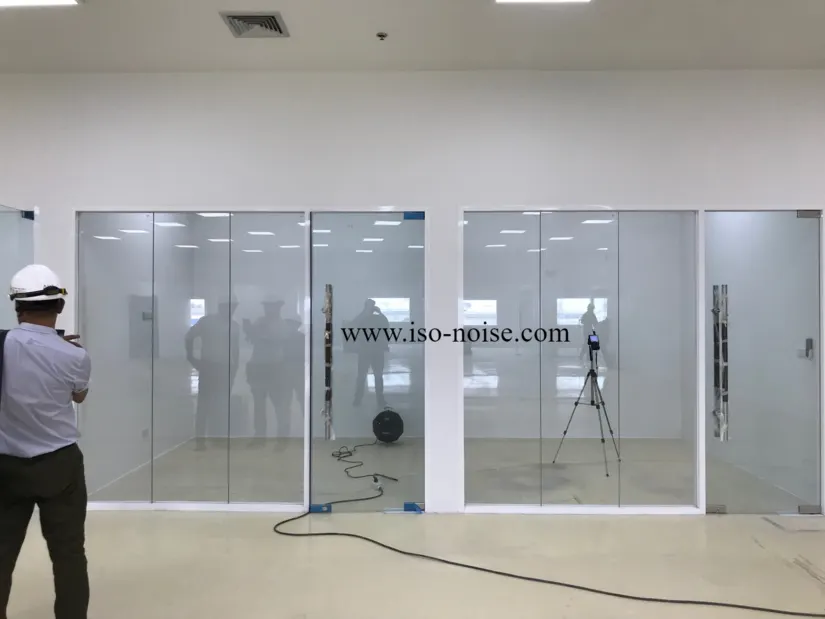 ภาพประกอบ: ระบบผนังเก็บเสียงมาตรฐานสำหรับห้องประชุม ห้องเรียน ออฟฟิต เห็นผลจริงแน่นอน